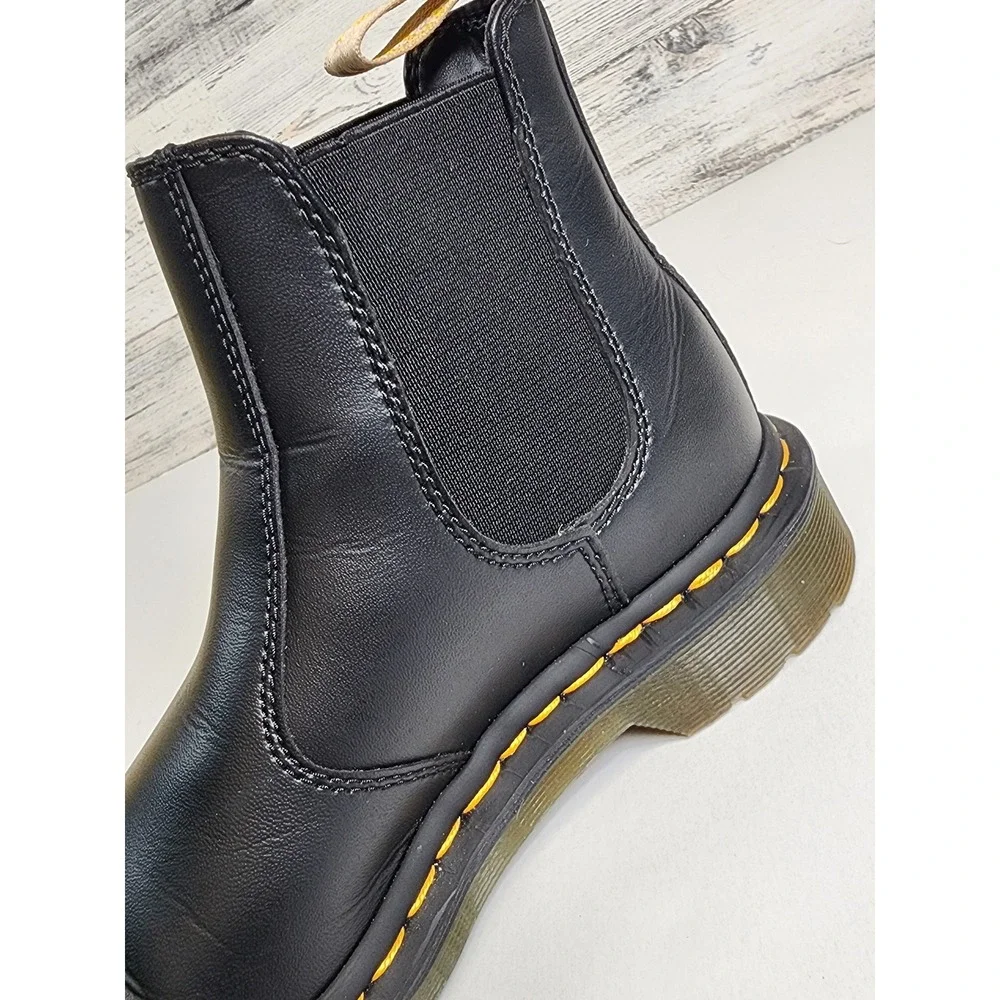 Dr. Martens Vegan 2976 Chelsea Boots Womens Size 6 Black Felix Rub Off Pull On